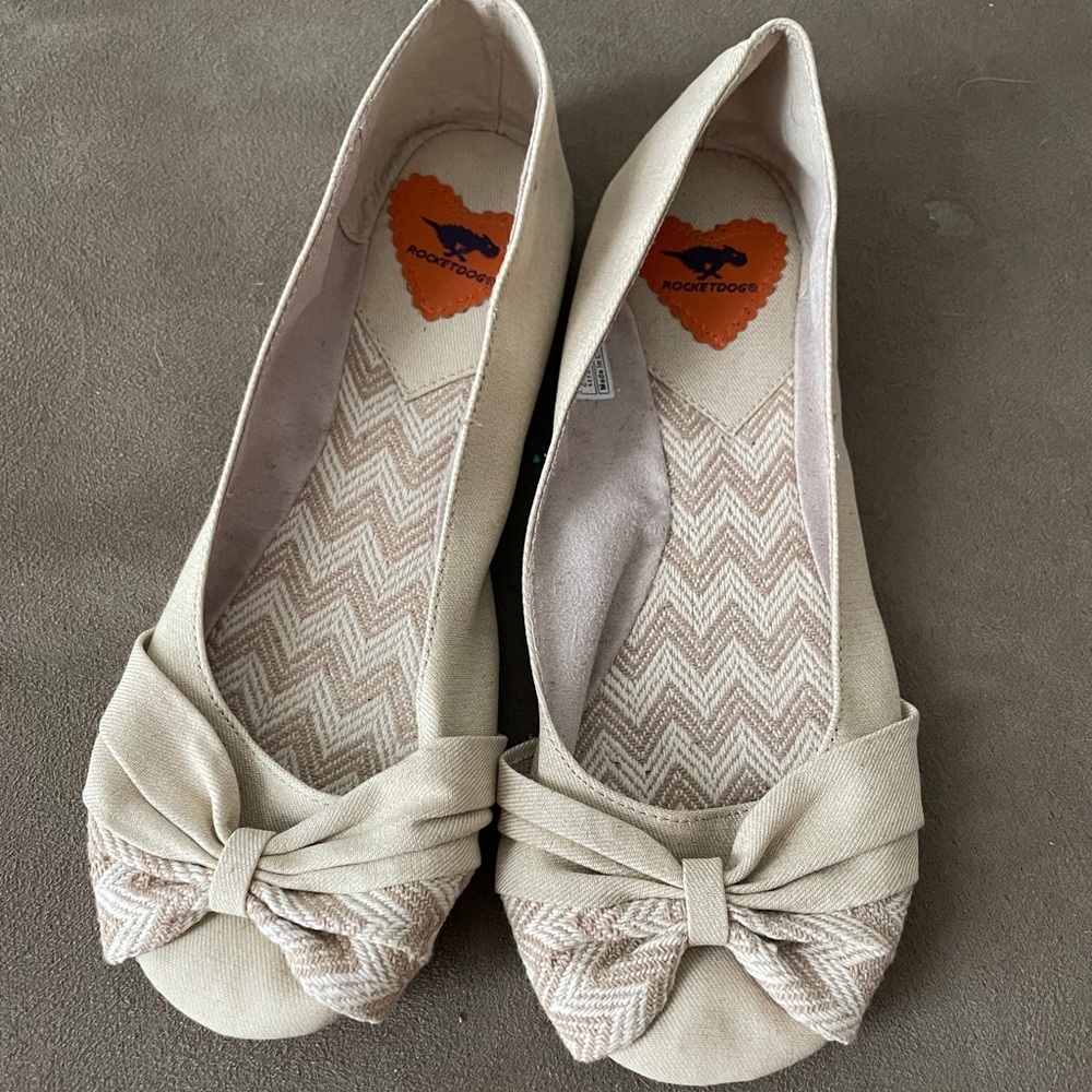 Rocket dog slip on shoes